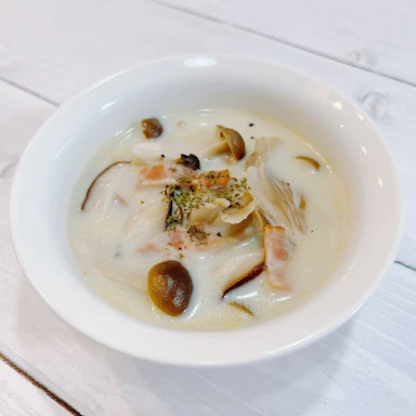 たっぷりきのこのハチミツ豆乳スープ|ハチミツ入りサンラータン風スープ