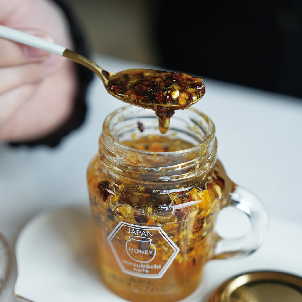 入手困難！数量限定！【ナイーブ】「やさしいキャラメルハニーの香り」はちみつ屋さん ナイーブ / ボディソープセット（キャラメルハニーの香り）の公式商品